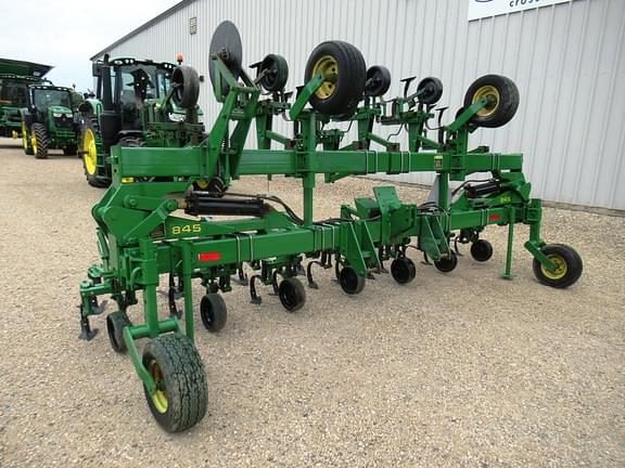 Image of John Deere 845 equipment image 1