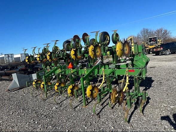 Image of John Deere 845 equipment image 1