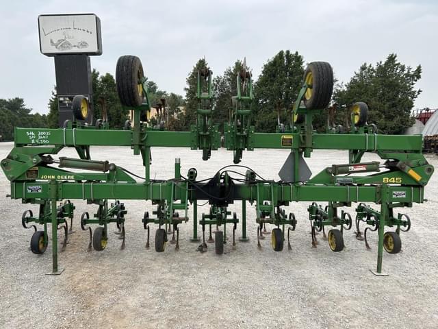 Image of John Deere 845 equipment image 1