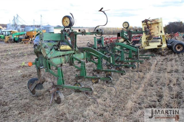 Image of John Deere 845 equipment image 2