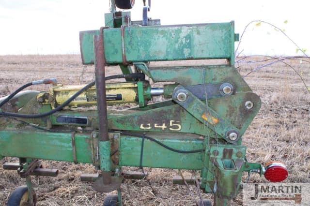 Image of John Deere 845 equipment image 4