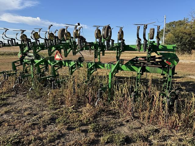 Image of John Deere 845 equipment image 4