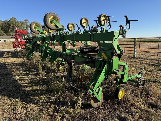 Image of John Deere 845 equipment image 1