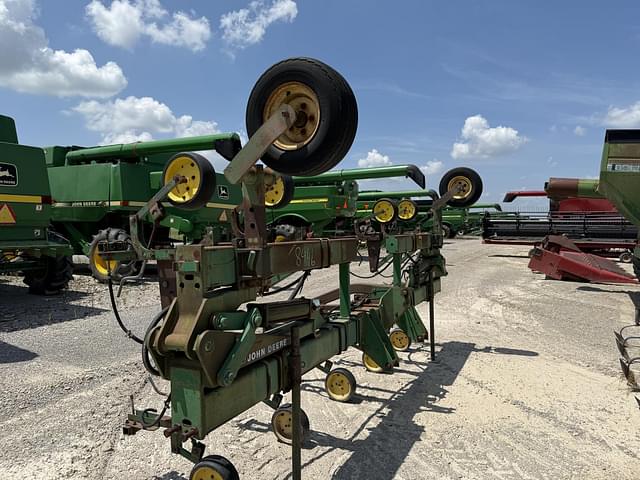 Image of John Deere 845 equipment image 1