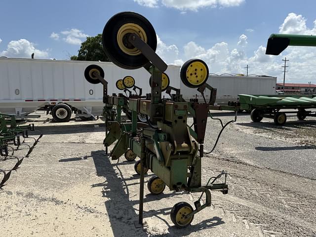 Image of John Deere 845 equipment image 4