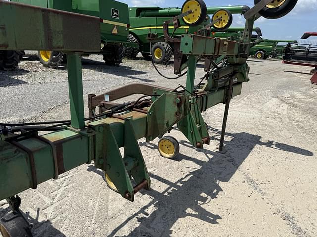 Image of John Deere 845 equipment image 2