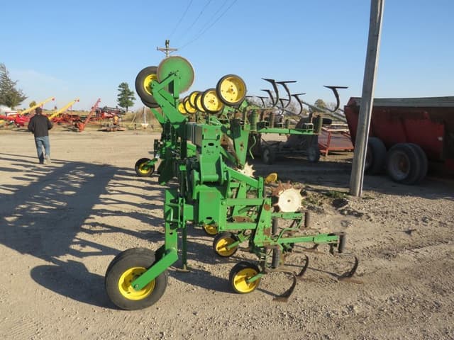 Image of John Deere 845 equipment image 1