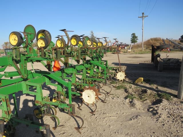 Image of John Deere 845 equipment image 3