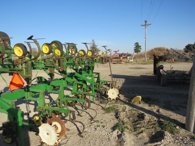 Image of John Deere 845 equipment image 4