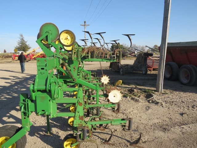 Image of John Deere 845 equipment image 2