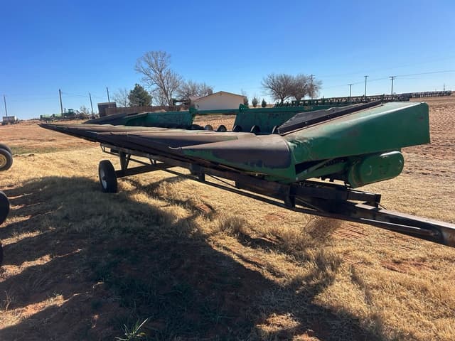 Image of John Deere 845 equipment image 3