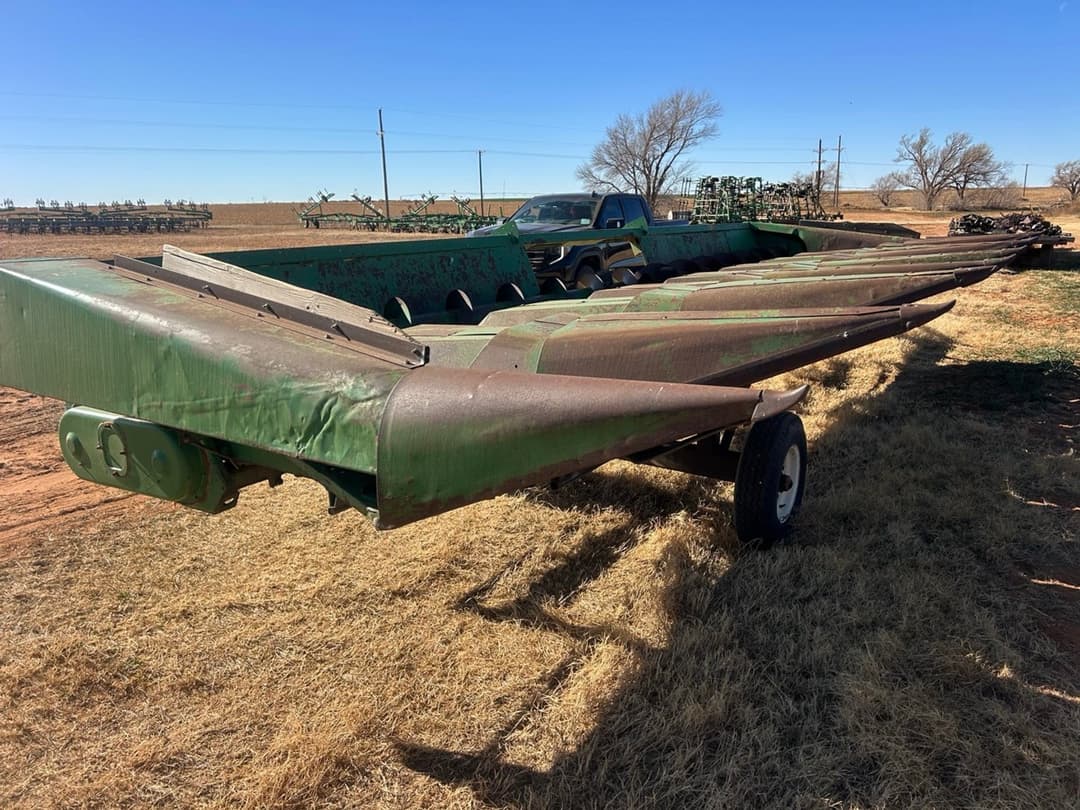 Image of John Deere 845 Primary image