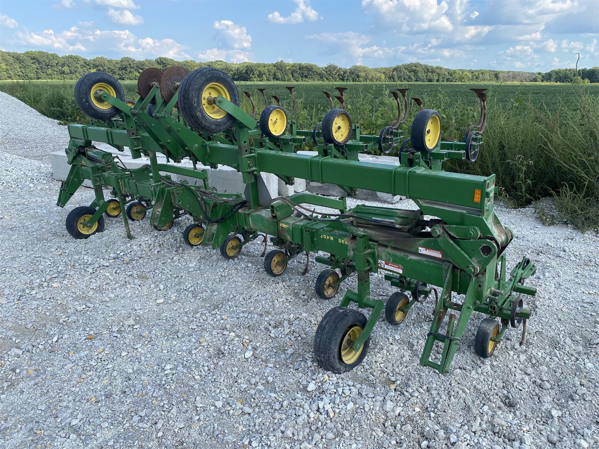 Main image John Deere 845