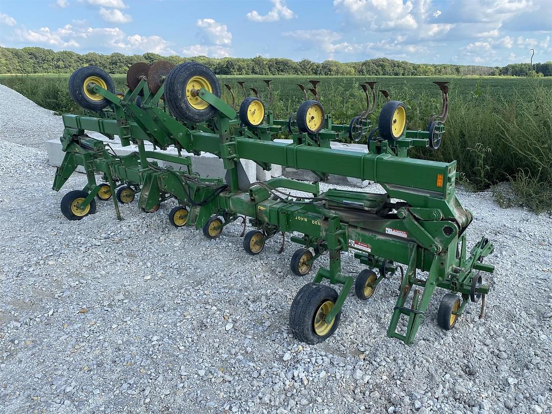 Image of John Deere 845 Image 0