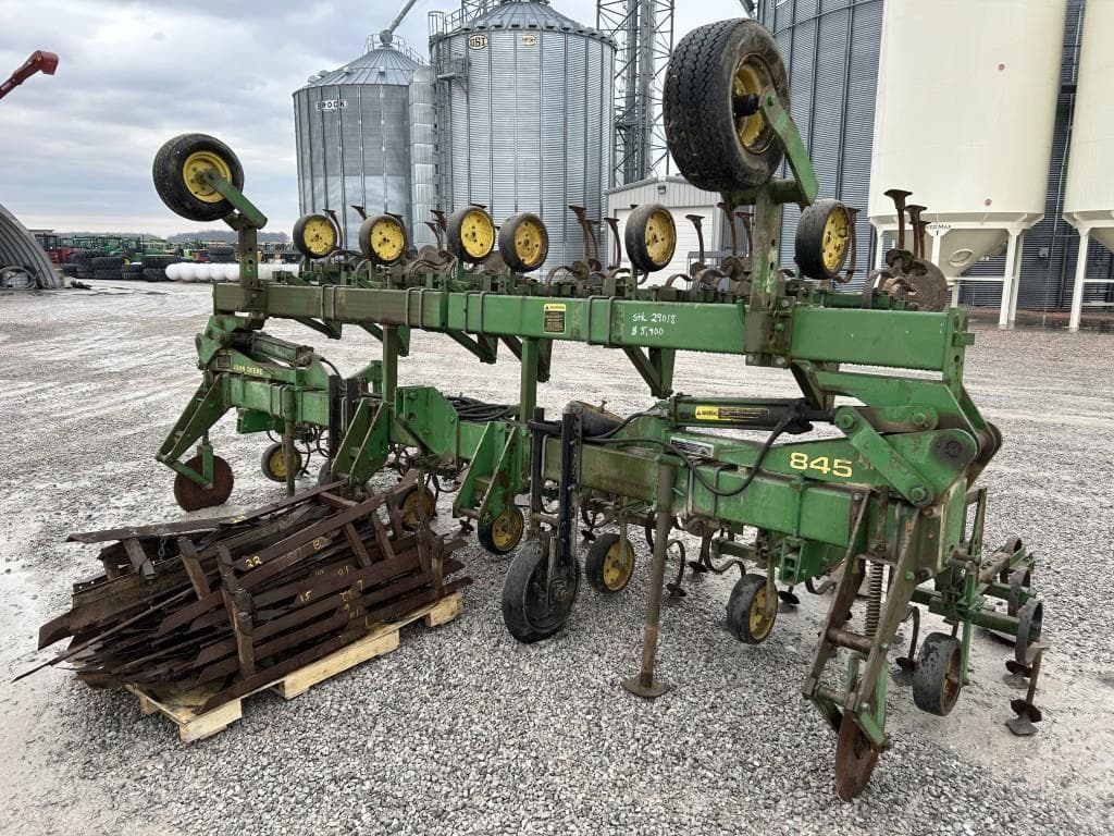 Image of John Deere 845 Image 0