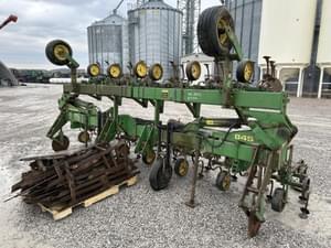 John Deere 845 Image