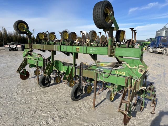 Image of John Deere 845 equipment image 3