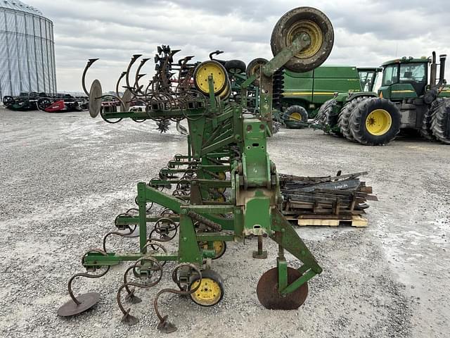 Image of John Deere 845 equipment image 3