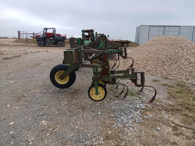 Image of John Deere 845 equipment image 4