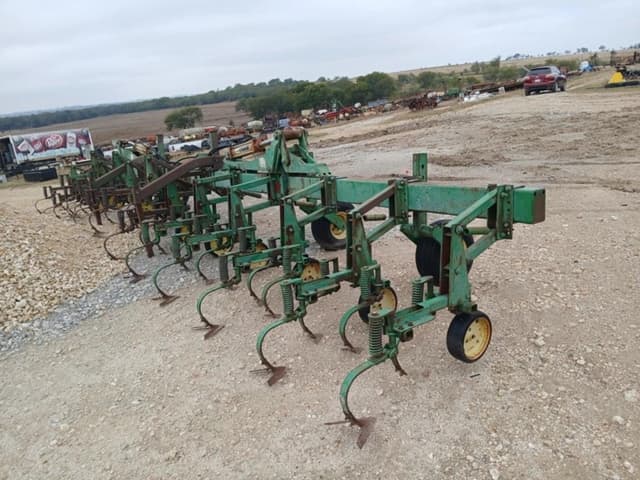 Image of John Deere 845 equipment image 2