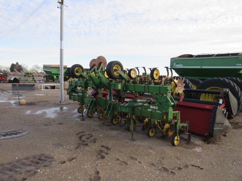 John Deere 845 Equipment Image0