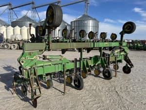 John Deere 845 Image
