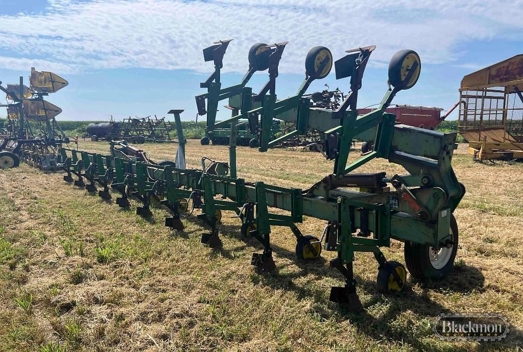 Image of John Deere 845 Image 1