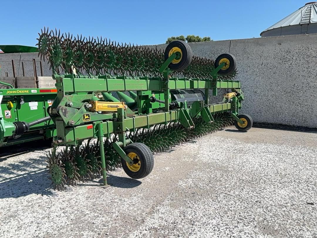 Image of John Deere 845 Primary image