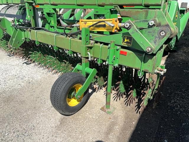 Image of John Deere 845 equipment image 2