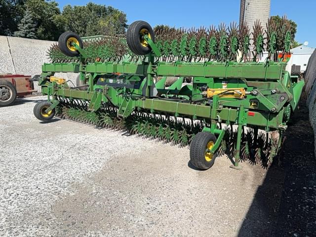 Image of John Deere 845 equipment image 1