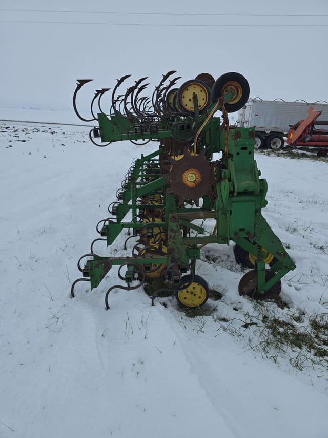 Image of John Deere 845 equipment image 3