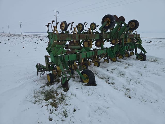 Image of John Deere 845 equipment image 2