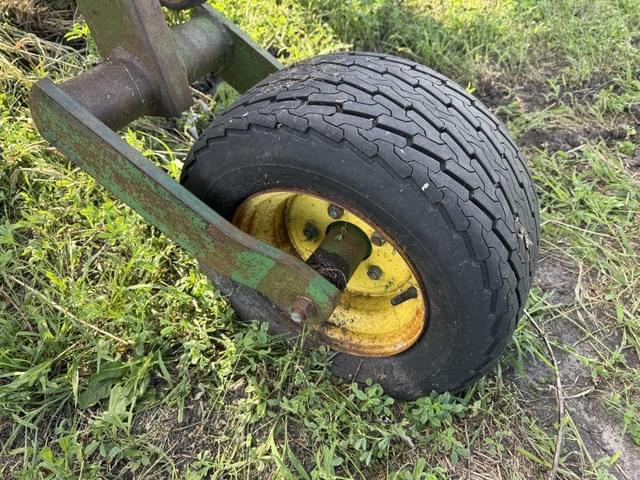 Image of John Deere 845 equipment image 4