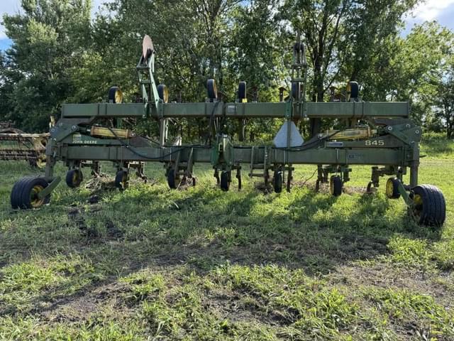 Image of John Deere 845 equipment image 1