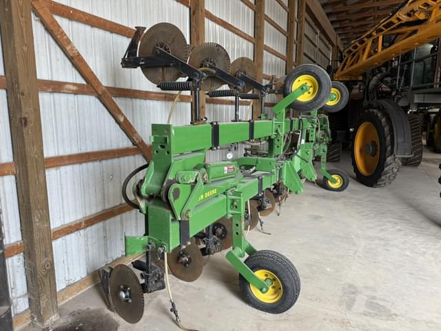 Image of John Deere 845 equipment image 1