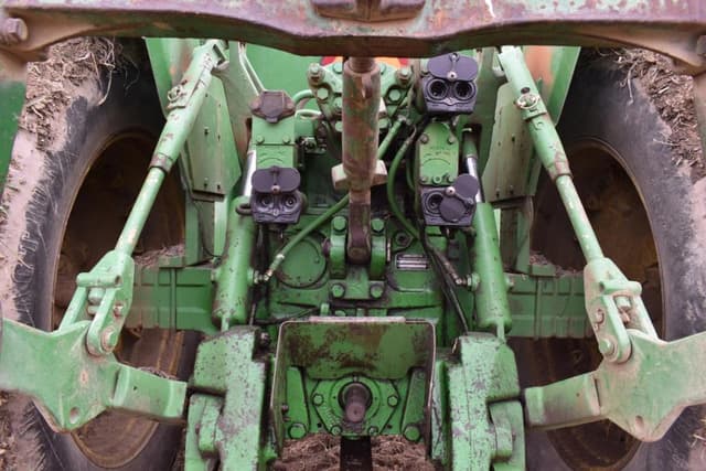 Image of John Deere 8450 equipment image 4