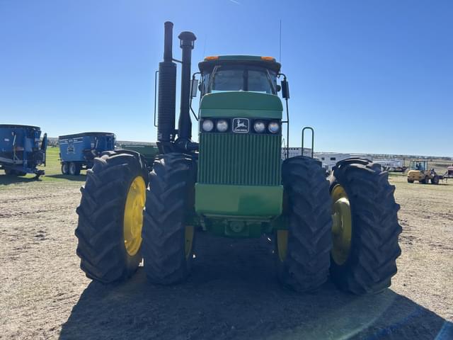 Image of John Deere 8450 equipment image 1