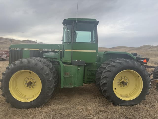 Image of John Deere 8450 equipment image 1