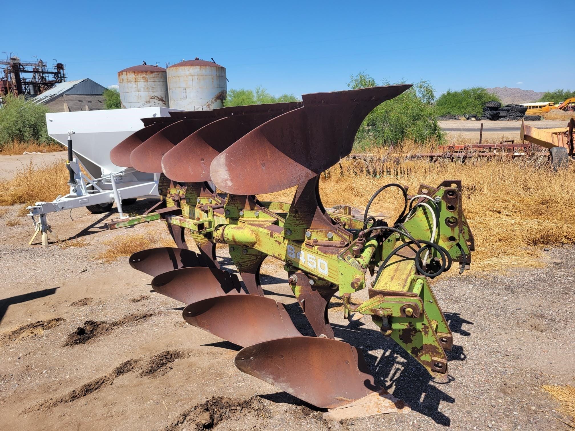 John Deere 8450 Equipment Image0