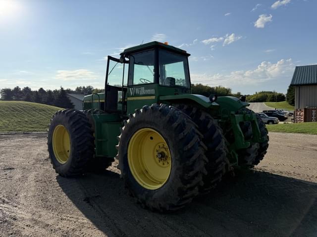 Image of John Deere 8450 equipment image 2