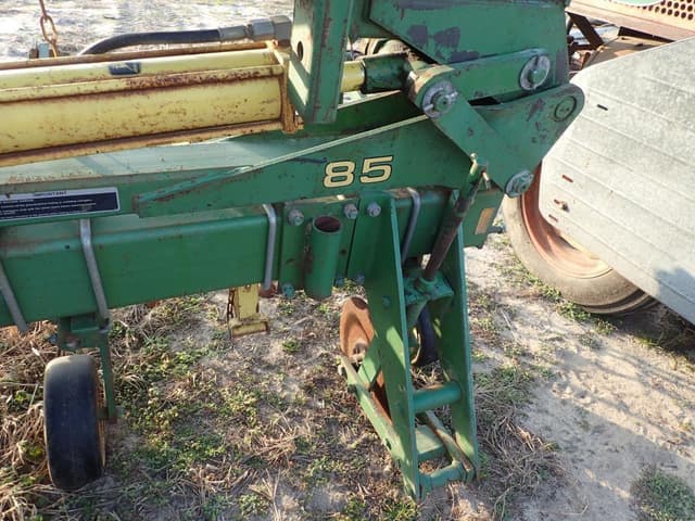 Image of John Deere 85 equipment image 3