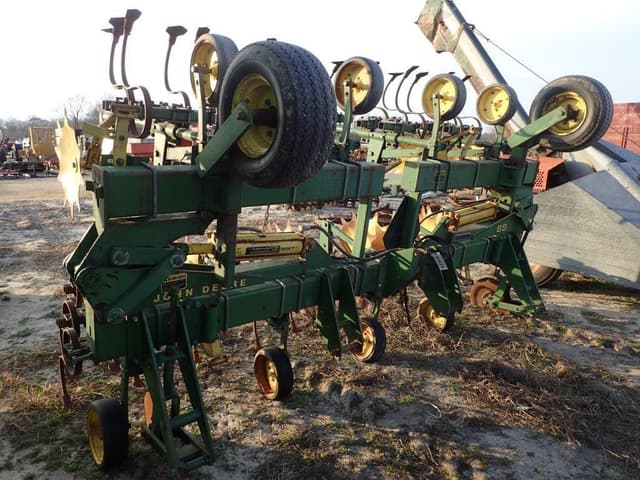 Image of John Deere 85 equipment image 1