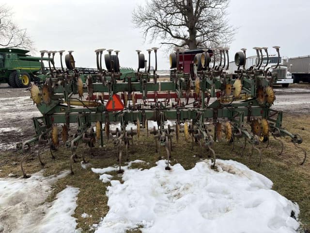 Image of John Deere 85 equipment image 4