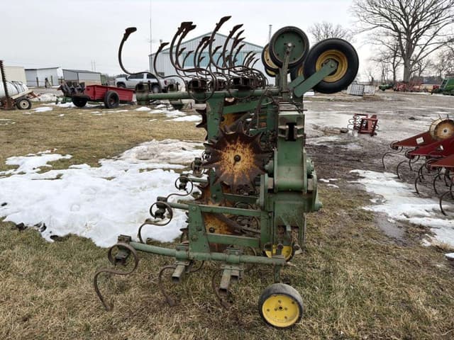 Image of John Deere 85 equipment image 2
