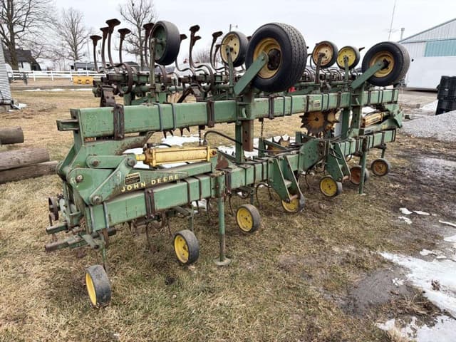 Image of John Deere 85 equipment image 1