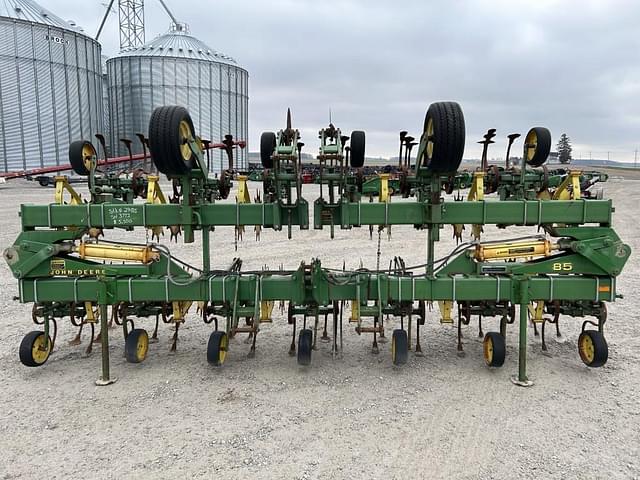 Image of John Deere 85 equipment image 1