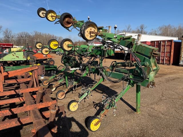 Image of John Deere 85 equipment image 2