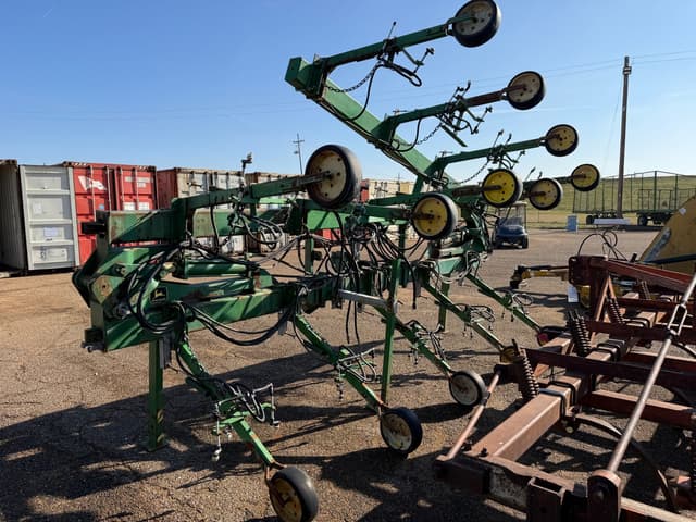 Image of John Deere 85 equipment image 4