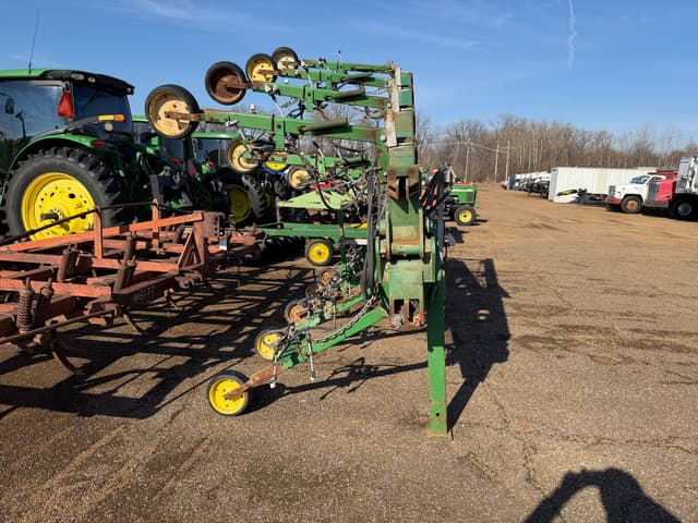 Image of John Deere 85 equipment image 1