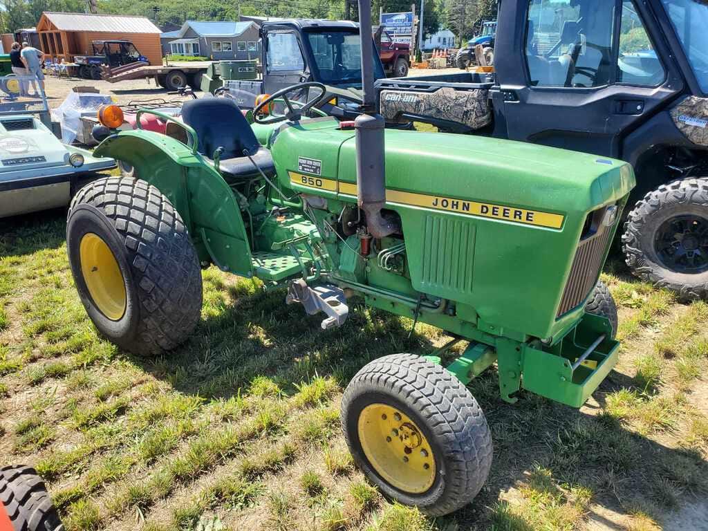 Main image John Deere 850